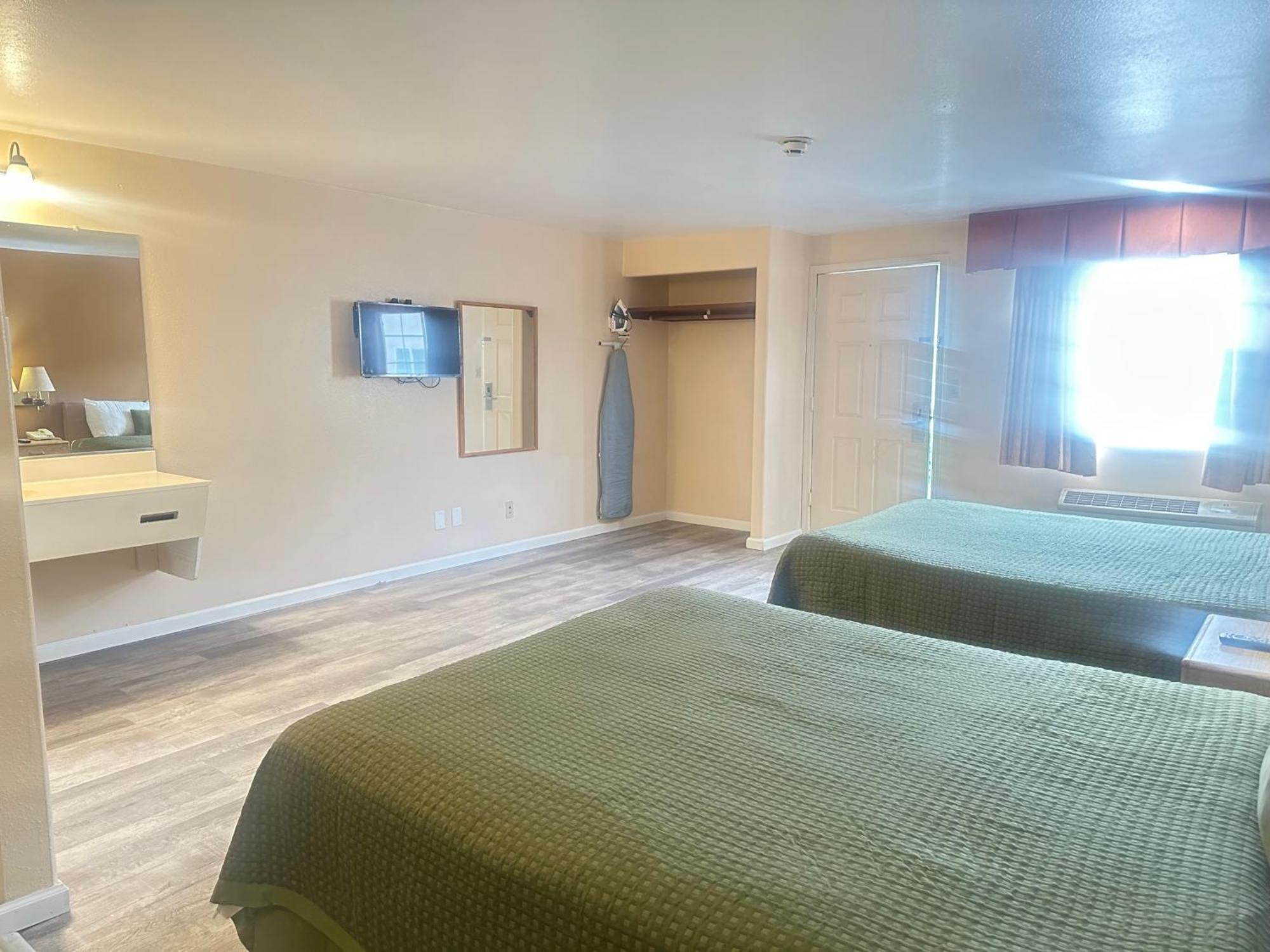 Royal Inn Watsonville Bagian luar foto